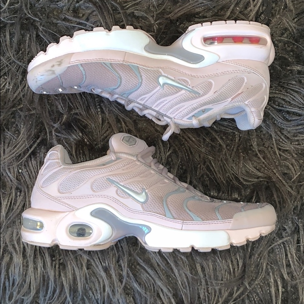 Nike air max plus  Tn  ultra. pink and grey